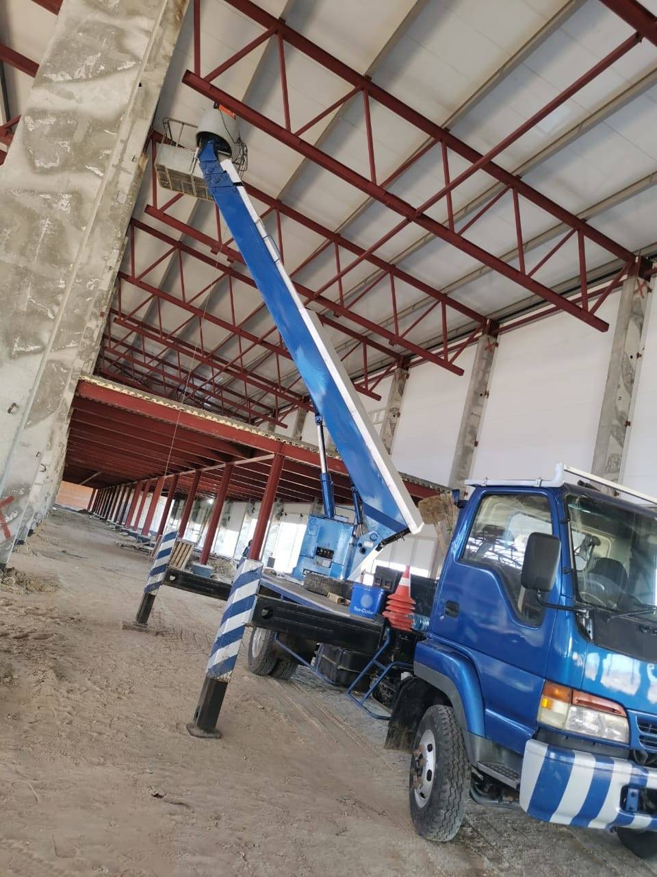 фото монтаж металлоконструкций с автовышки