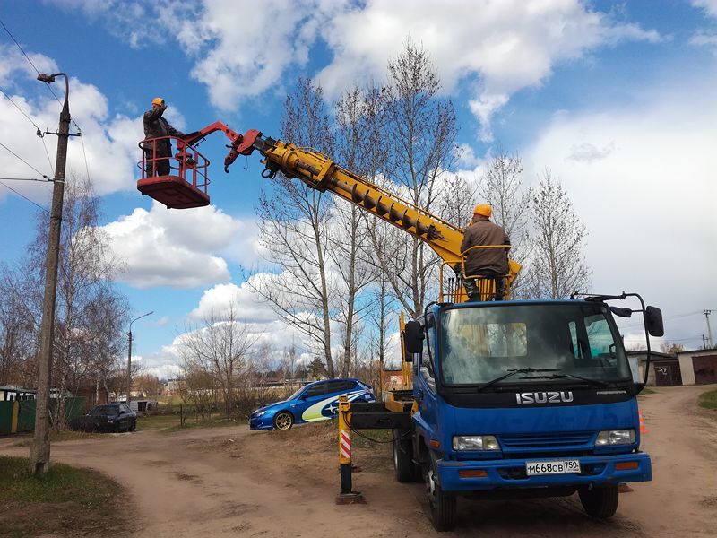 фото монтаж столбов освещения